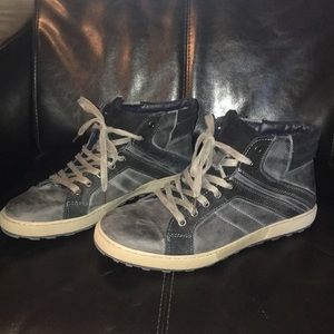 Last chance 🌹 Steve Madden suede leather sneakers